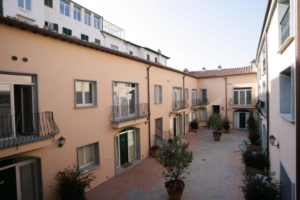 Апартаменты (Апартаменты с 2 спальнями) апарт-отеля Palazzo Virginio, Флоренция