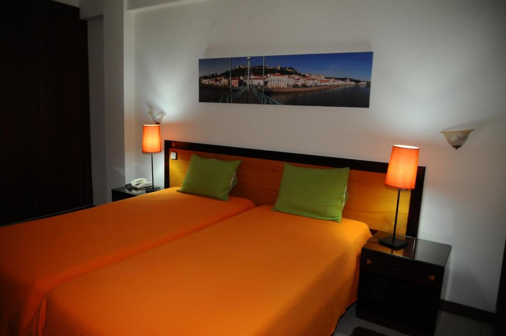 Двухместный (Двухместный номер с 1 кроватью или 2 отдельными кроватями) отеля Hotel A Cegonha, Троя
