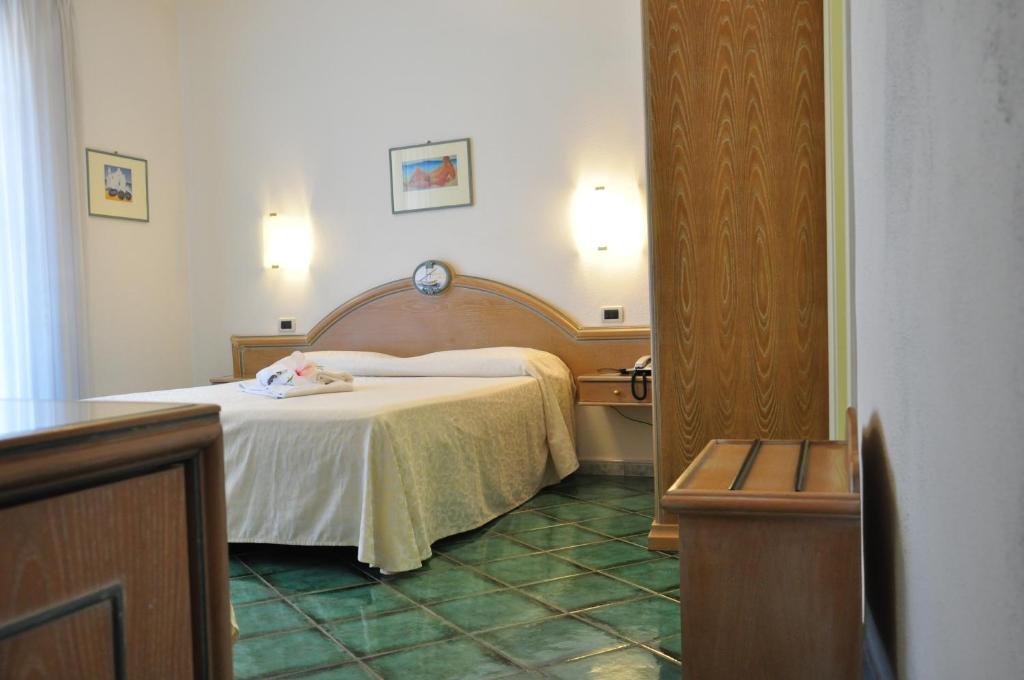 Двухместный (Двухместный номер «Комфорт» с 1 кроватью или 2 отдельными кроватями) отеля Hotel La Marticana, Искья