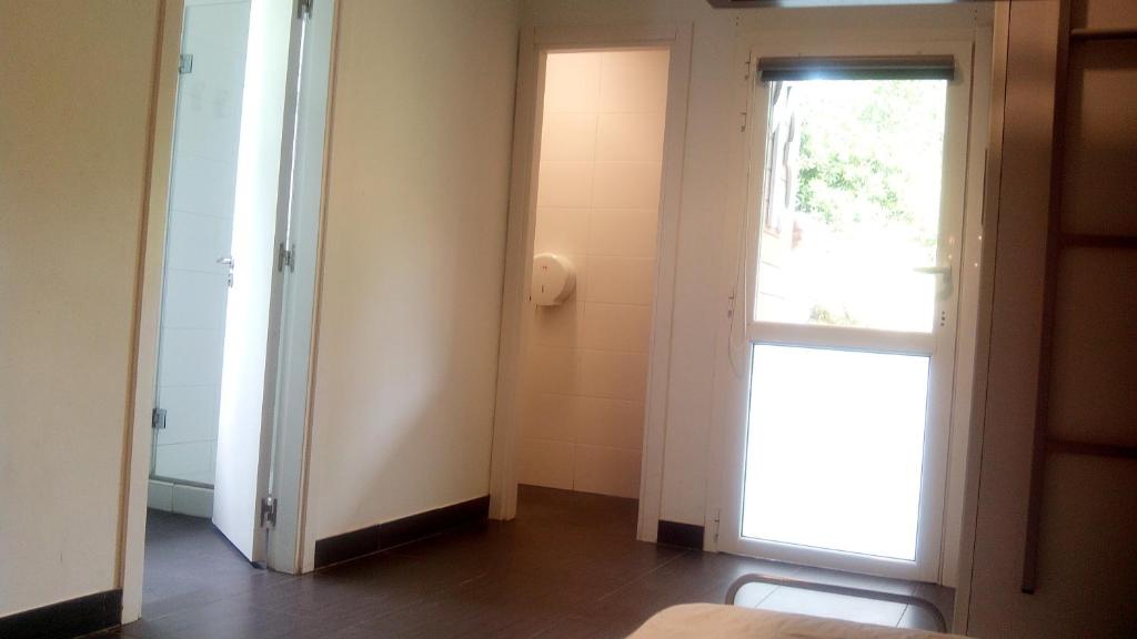 Четырехместный (Четырехместный номер с ванной комнатой) хостела Albergue Ulia Youth Hostel, Сан-Себастьян, Страна Басков