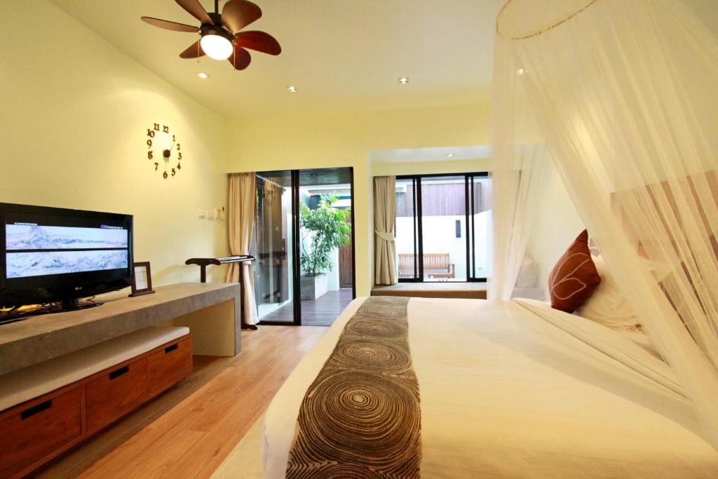 Двухместный (Двухместный номер Senior Deluxe с 1 кроватью или 2 отдельными кроватями и гидромассажной ванной) курортного отеля Mimosa Resort & Spa, Самуи