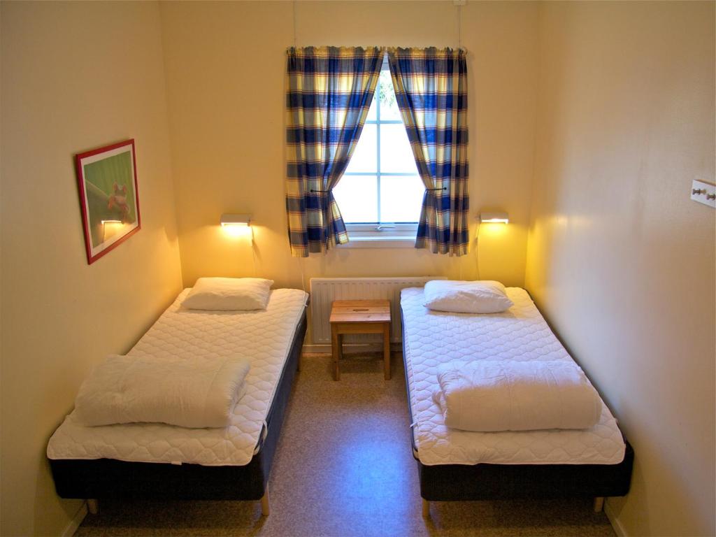 Двухместный (Двухместный номер с 2 отдельными кроватями и собственной ванной комнатой - Размещение с домашними животными не допускается) хостела Gaffelbyn - Sundsvalls Vandrarhem, Сундсвалль
