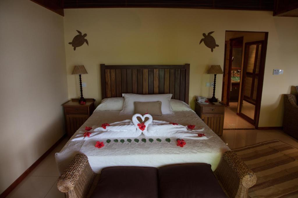 Сьюит (Люкс с 2 спальнями, собственный балкон) курортного отеля Cerf Island Resort, Серф