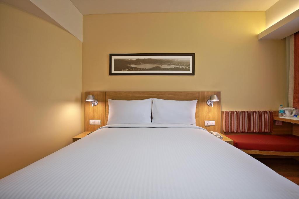 Двухместный (Стандартный двухместный номер с 2 отдельными кроватями) отеля ibis Bengaluru City Centre - An AccorHotels Brand, Бангалор