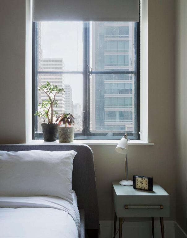 Четырехместный (Президентские апартаменты с 2 спальнями), ROOST Midtown