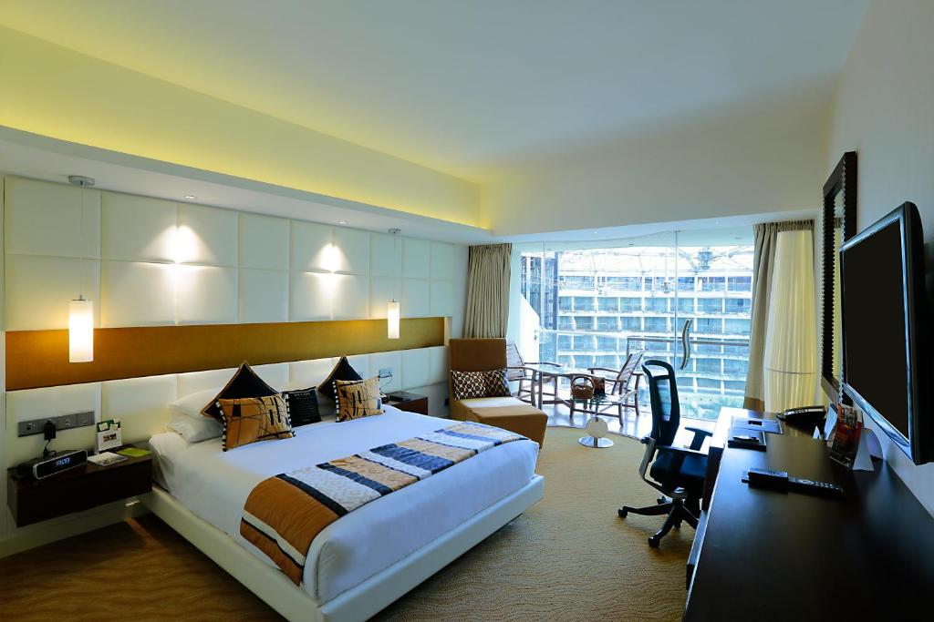 Двухместный (Улучшенный двухместный номер с 1 кроватью или 2 отдельными кроватями) отеля Hotel Sahara Star, Мумбай