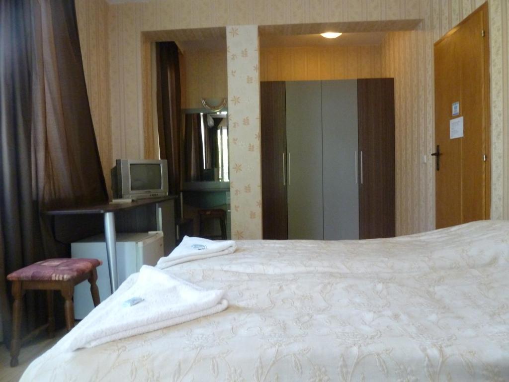 Трехместный (Трехместный номер с собственной ванной комнатой), Tarnovski Dom Guest Rooms