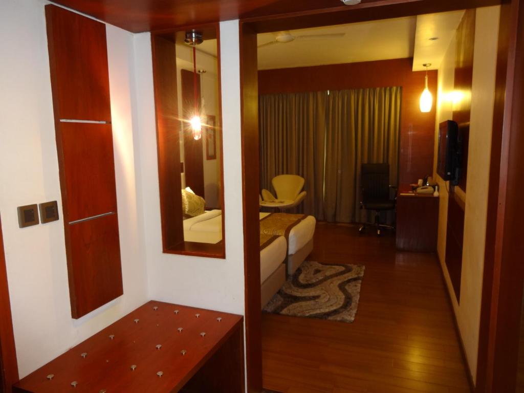 Двухместный (Club  Double or Twin Room with City View), Daspalla Hyderabad