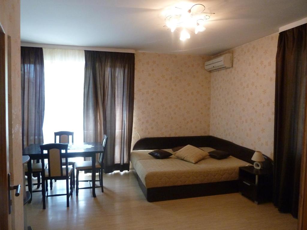 Студио (Большой номер-студио с балконом), Tarnovski Dom Guest Rooms