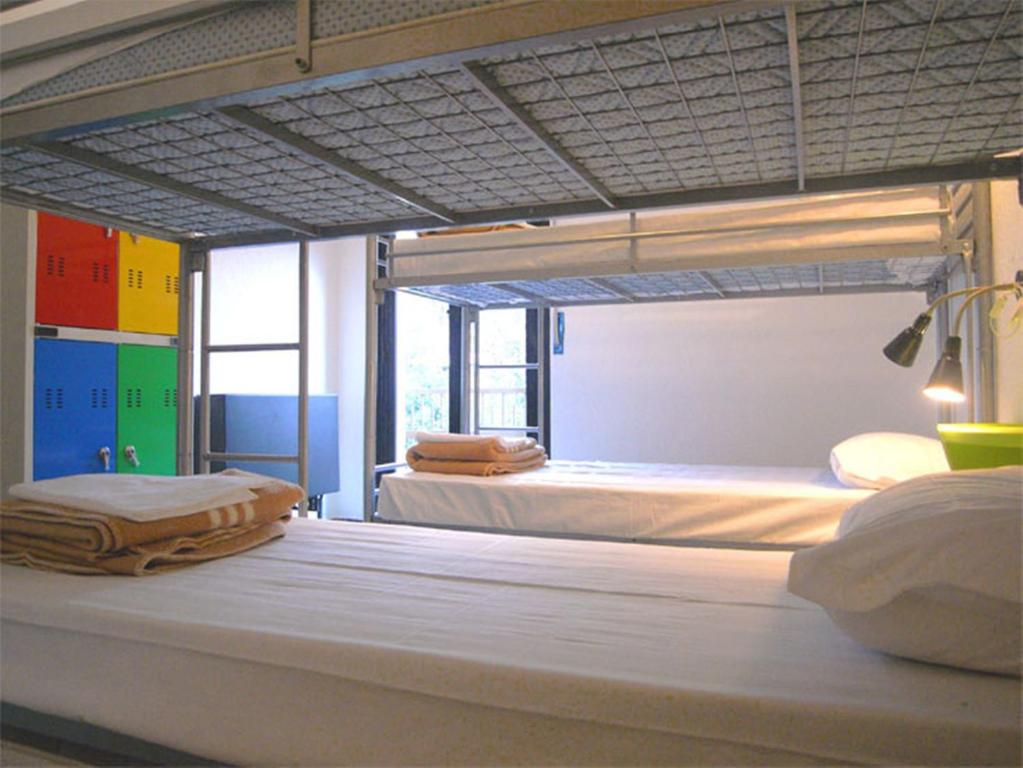 Номер (Кровать в общем 6-местном номере для женщин) хостела Hostel Colours, Милан