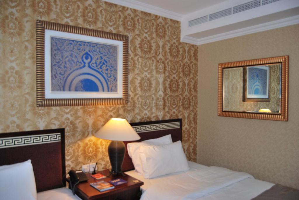 Двухместный (Стандартный двухместный номер с 1 кроватью) отеля Sharjah International Airport Hotel, Шарджа