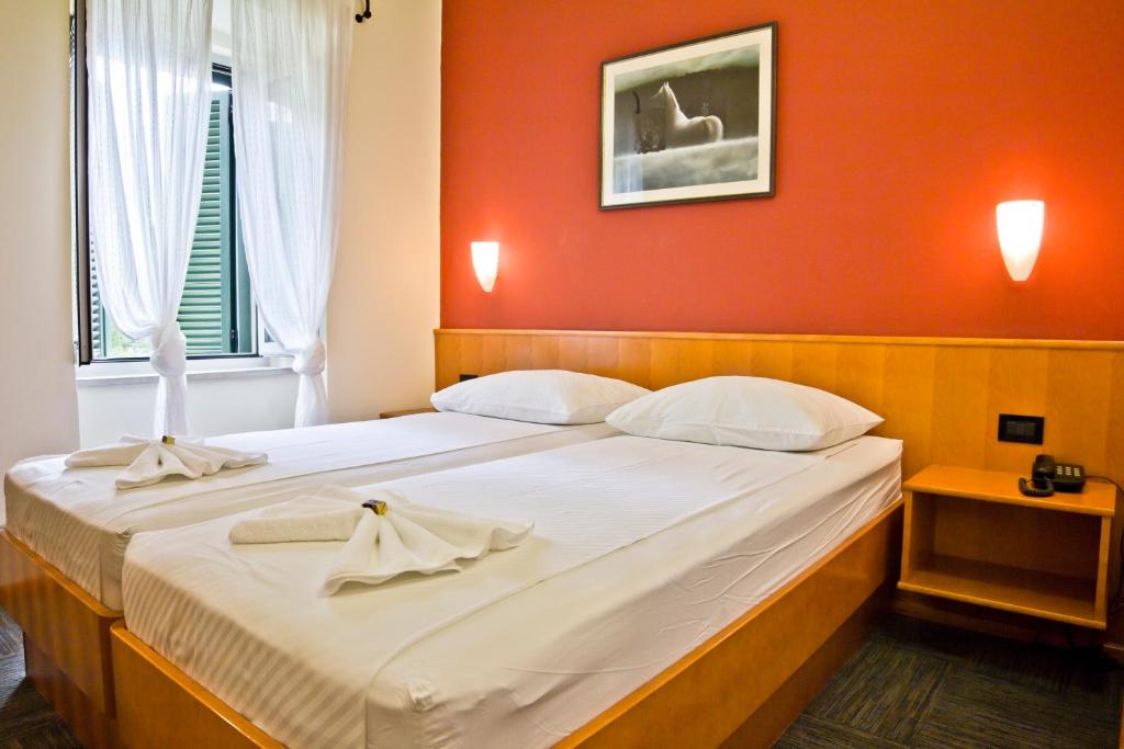 Двухместный (Стандартный двухместный номер с 1 кроватью или 2 отдельными кроватями) отеля Hotel Kastil, Бол
