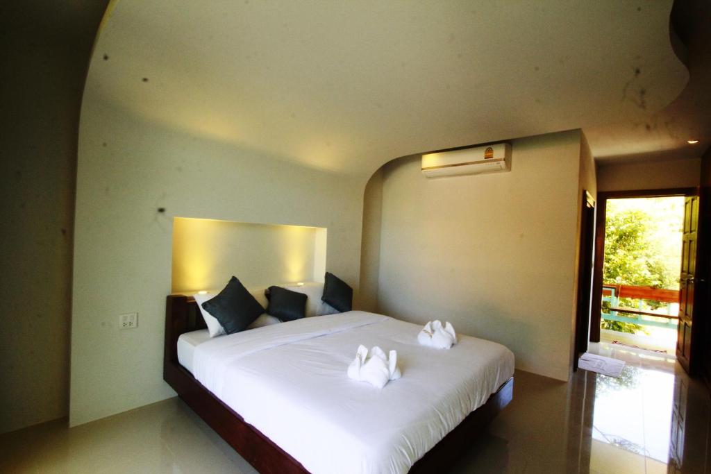 Двухместный (Стандартный двухместный номер с 1 кроватью) курортного отеля Mountain Reef Beach Resort, Ко Тао