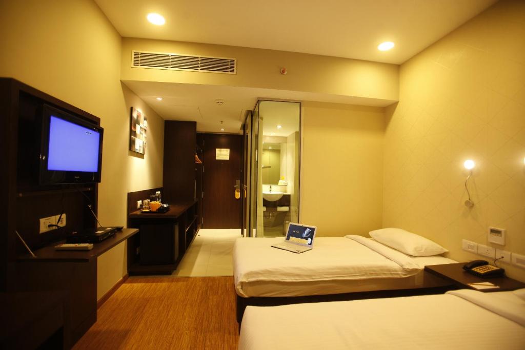 Трехместный (Стандартный номер) отеля Keys Select Hotel Whitefield, Бангалор
