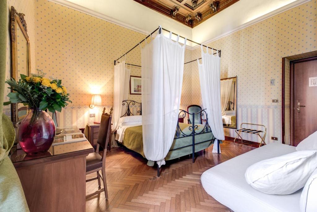 Двухместный (Двухместный номер с 1 кроватью или 2 отдельными кроватями) отеля Hotel St. Moritz, Рим