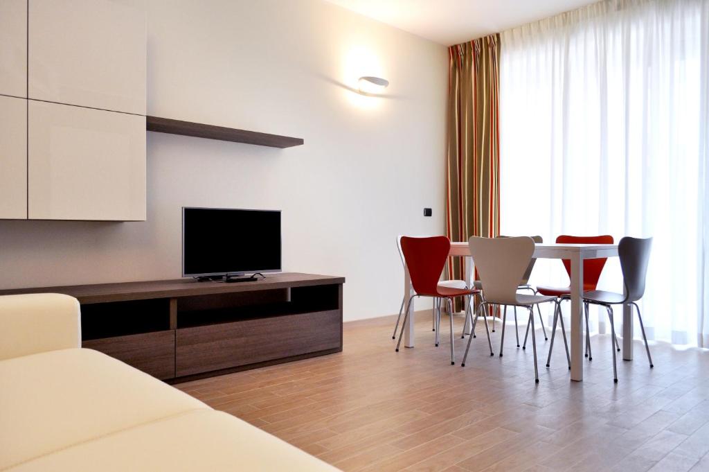 Апартаменты (Апартаменты с 1 спальней) апарт-отеля BB Hotels Aparthotel Bicocca, Милан