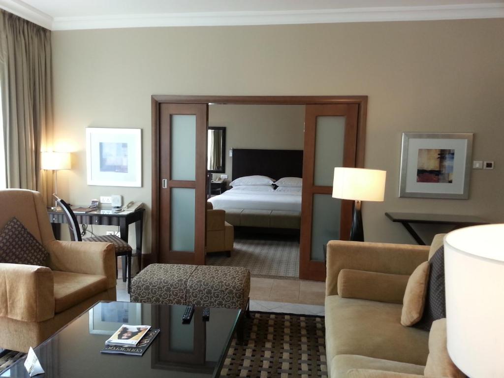 Сьюит (Люкс с 1 спальней) отеля Khalidiya Hotel, Абу-Даби
