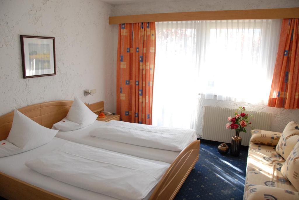Одноместный (Одноместный номер) отеля Hotel Edelweiss, Инсбрук