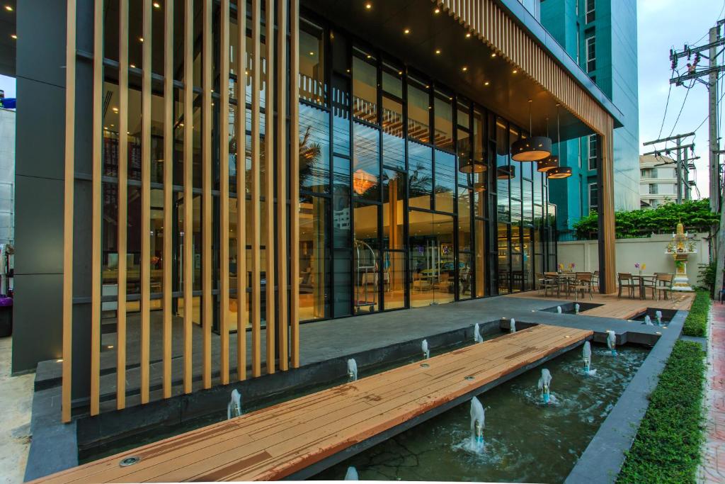 Отель Icon Bangkok