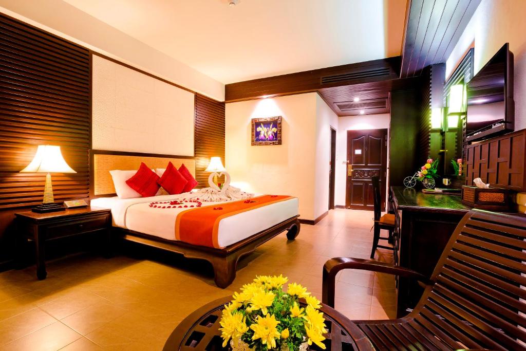 Двухместный (Двухместный номер Делюкс с 1 кроватью или 2 отдельными кроватями) курортного отеля Nipa Resort, Пхукет