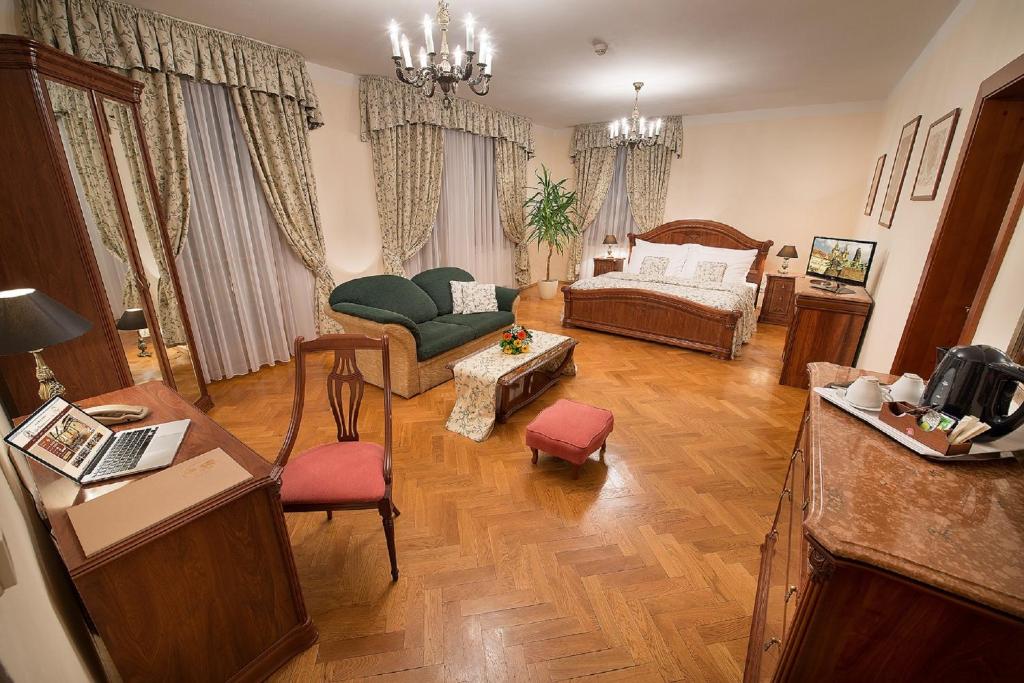 Двухместный (Двухместный номер Делюкс с 1 кроватью или 2 отдельными кроватями) отеля Constans, Прага