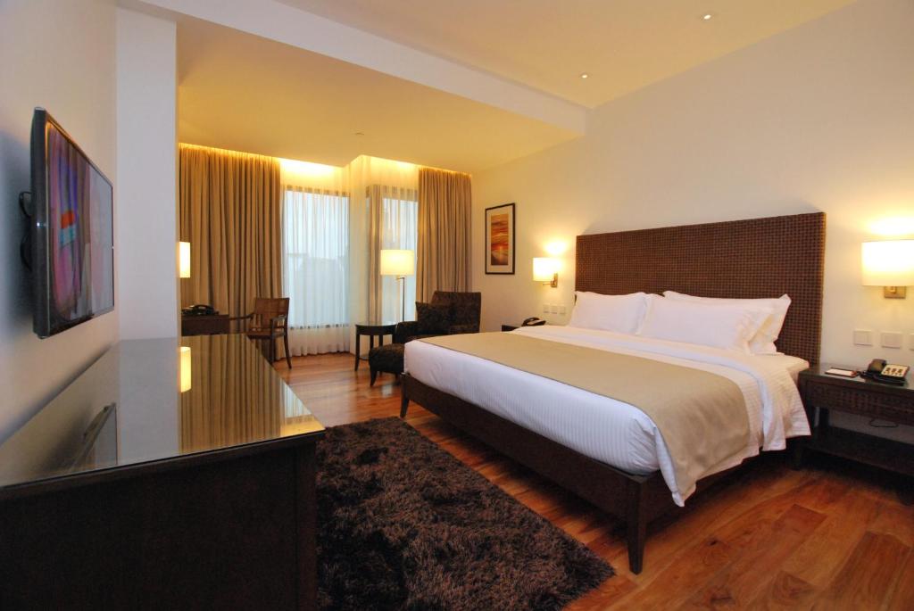 Двухместный (Номер Делюкс с кроватью размера «king-size») отеля City Garden Grand Hotel, Манила
