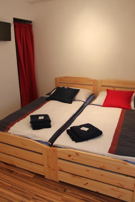 Двухместный (Двухместный номер «Комфорт» с 1 кроватью или 2 отдельными кроватями) гостевого дома Penzion 4 Dvory, Ческе-Будеёвице