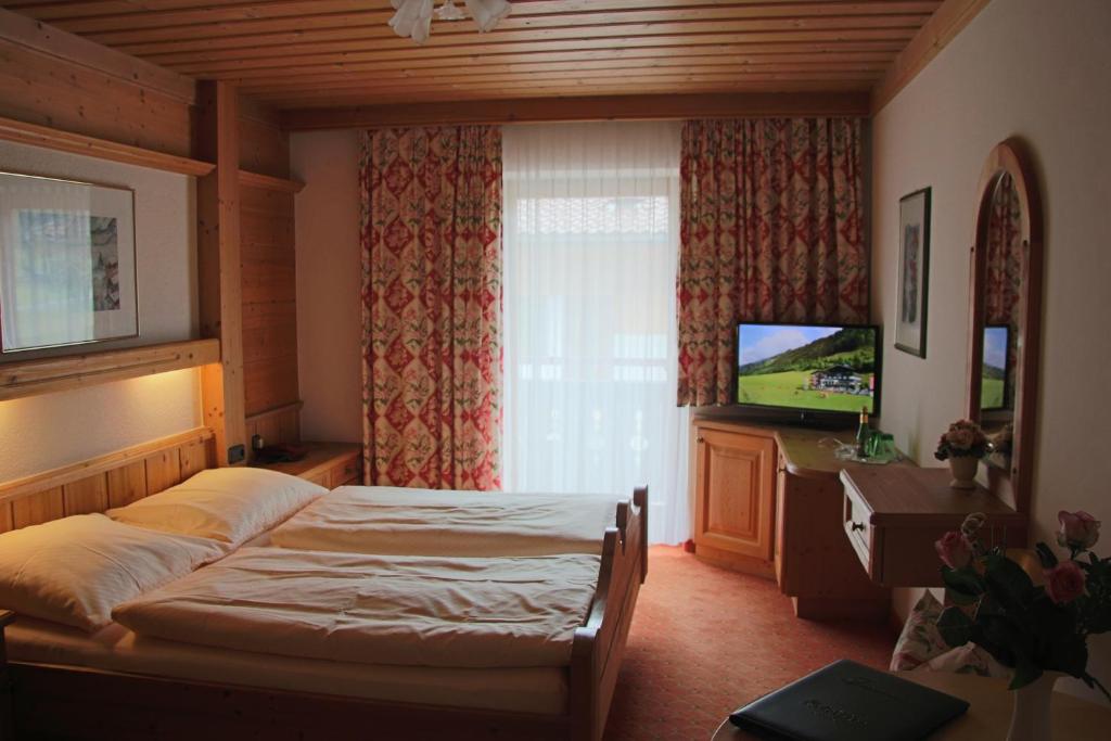Двухместный (Стандартный двухместный номер с 1 кроватью и балконом) отеля Landhaus Rohregger, Вальд