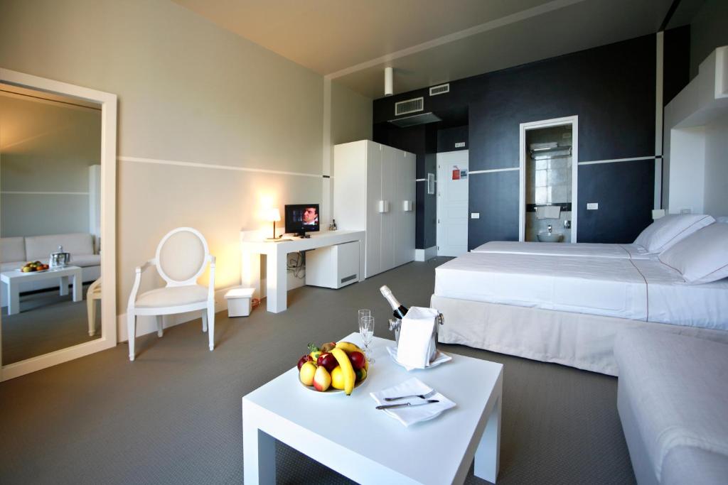 Двухместный (Улучшенный двухместный номер с 1 кроватью или 2 отдельными кроватями) отеля Hotel Piccolo Portofino, Портофино