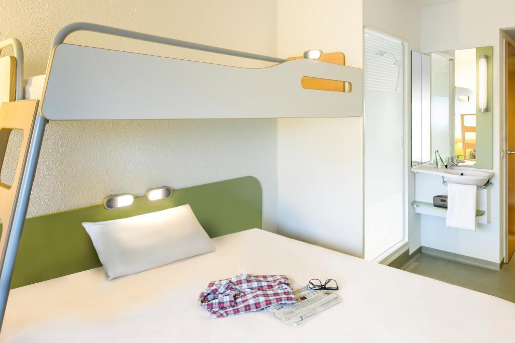 Трехместный (Стандартный трехместный номер) отеля ibis budget Basel City, Базель