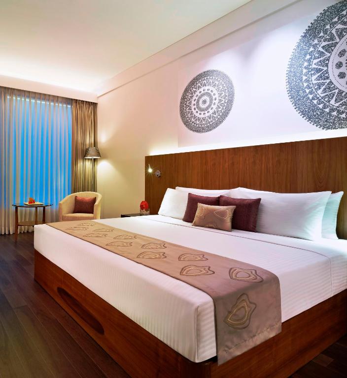 Сьюит (Executive Room Pool View Twin Bed with 25% Off on Food & Soft Beverages), The Gateway Hotel IT Expressway