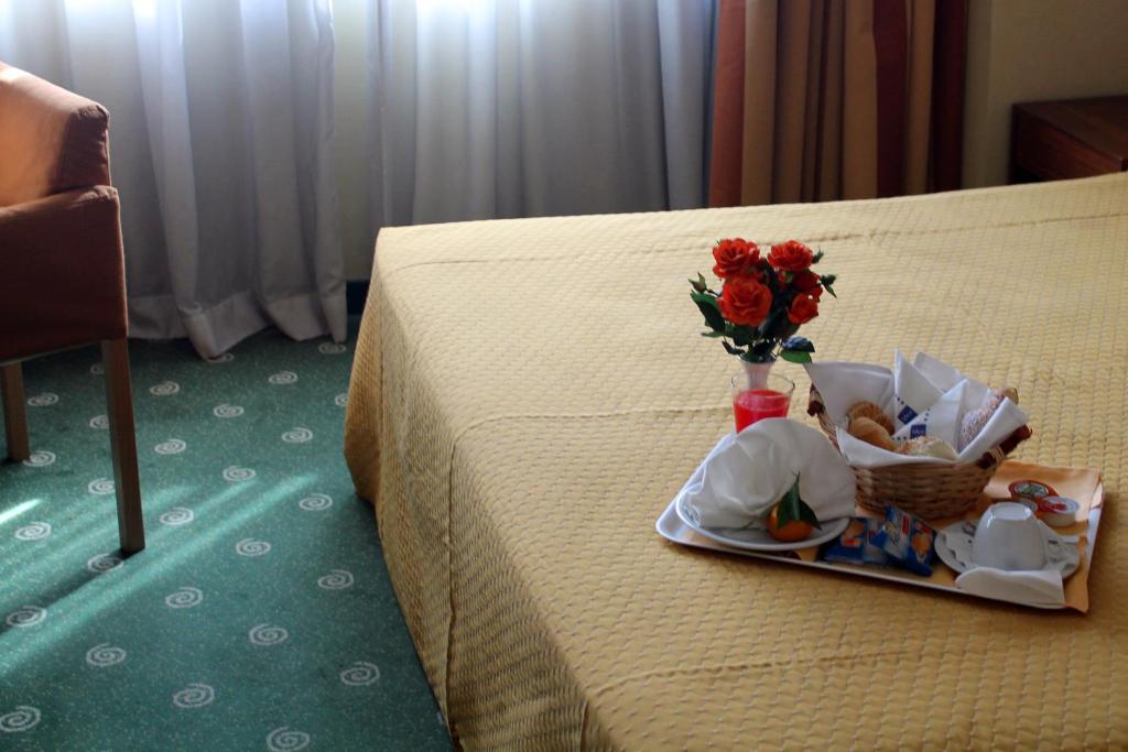 Двухместный (Улучшенный двухместный номер с 1 кроватью) отеля Hotel Catania Ognina, Катания