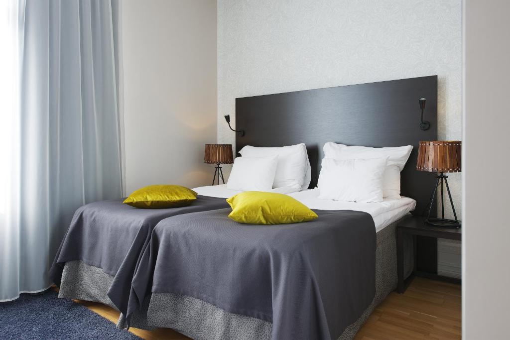 Двухместный (Улучшенный двухместный номер с 1 кроватью или 2 отдельными кроватями, ужин) отеля Clarion Collection Hotel Plaza, Карлстад