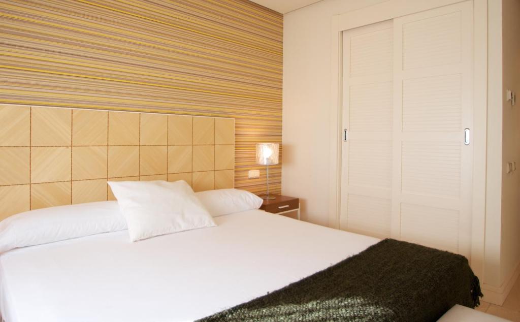 Апартаменты (Роскошные апартаменты с 3 спальнями и 3 ванными комнатами) апарт-отеля Aparthotel Novo Resort, Кадис