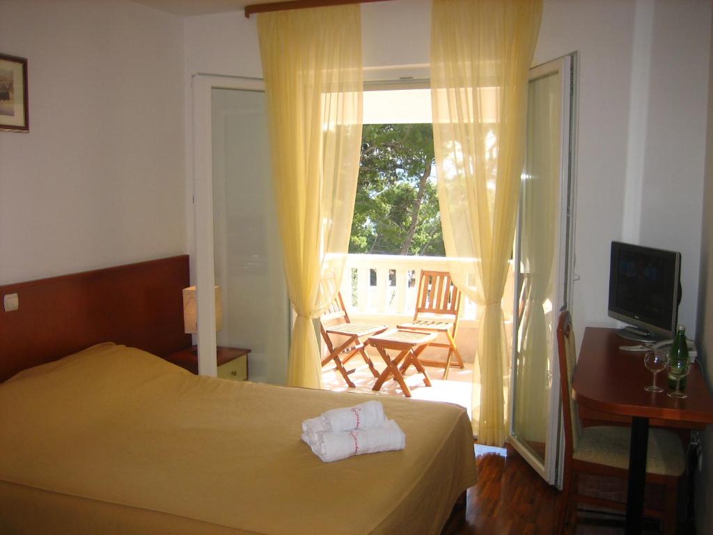 Двухместный (Двухместный номер с 1 кроватью и балконом) отеля Hotel Villa Daniela, Бол
