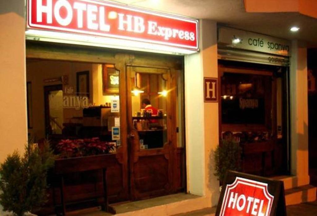 Отель HB Express Hotel, Тласкала-де-Хикотенкатль