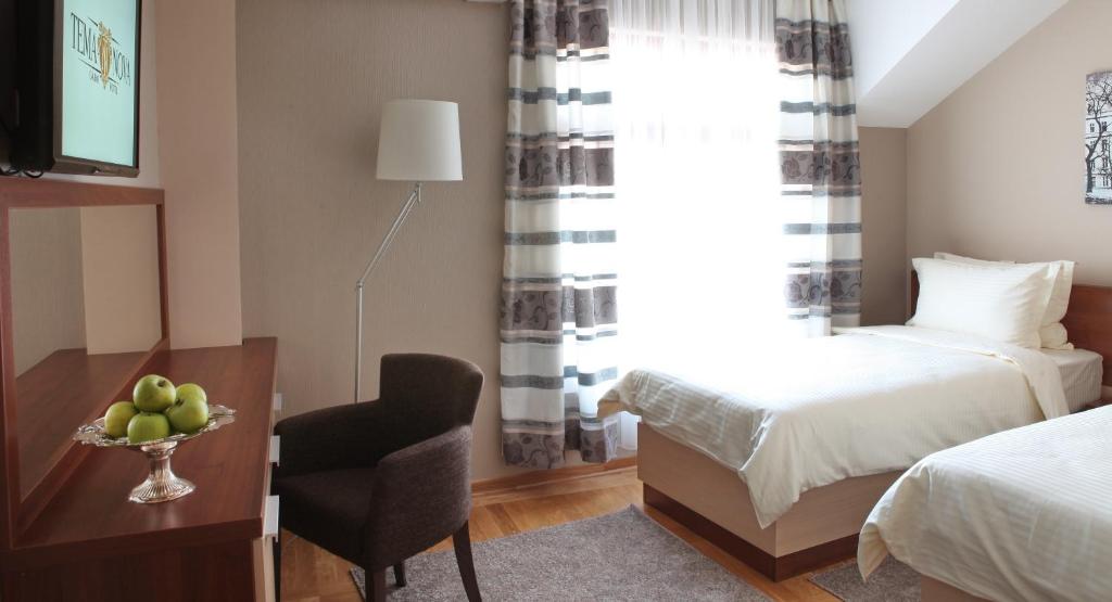 Двухместный (Двухместный номер с 2 отдельными кроватями) отеля Garni Hotel Tema Nova, Чачак