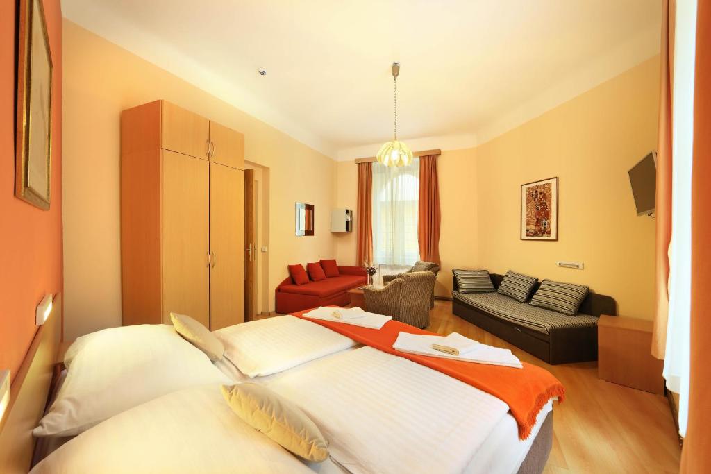 Апартаменты (Апартаменты с 2 спальнями) отеля Golden City Garni, Прага