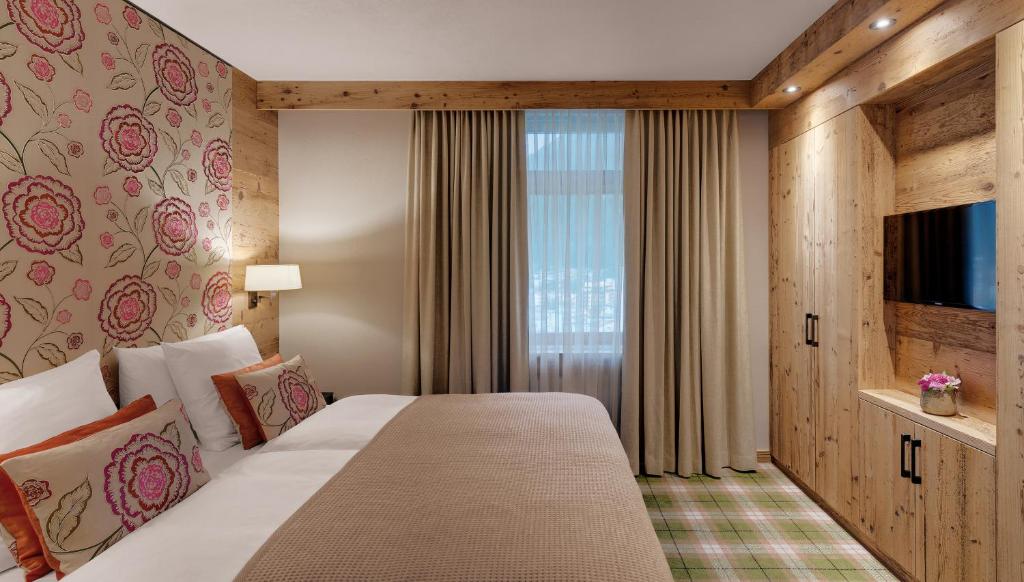 Двухместный (Улучшенный двухместный номер с 1 кроватью) отеля Morosani Schweizerhof, Давос