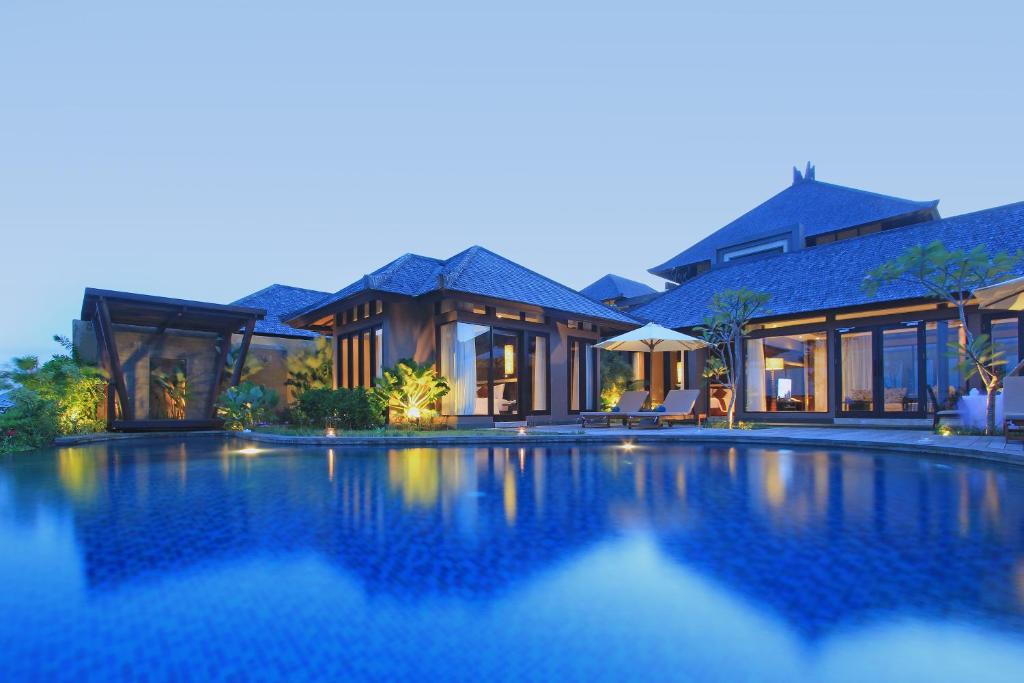 Вилла (Вилла с 3 спальнями и отдельным бассейном) курортного отеля Ulu Segara Luxury Suites & Villas, Нуса Дуа