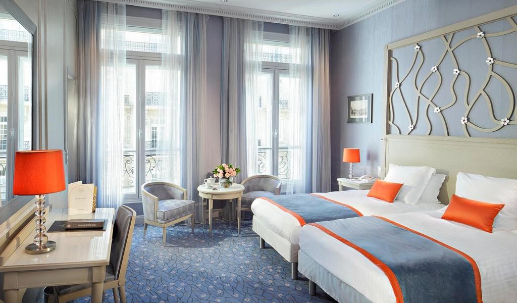 Двухместный (Двухместный номер Делюкс с 1 кроватью или 2 отдельными кроватями) отеля Chateau Frontenac, Париж