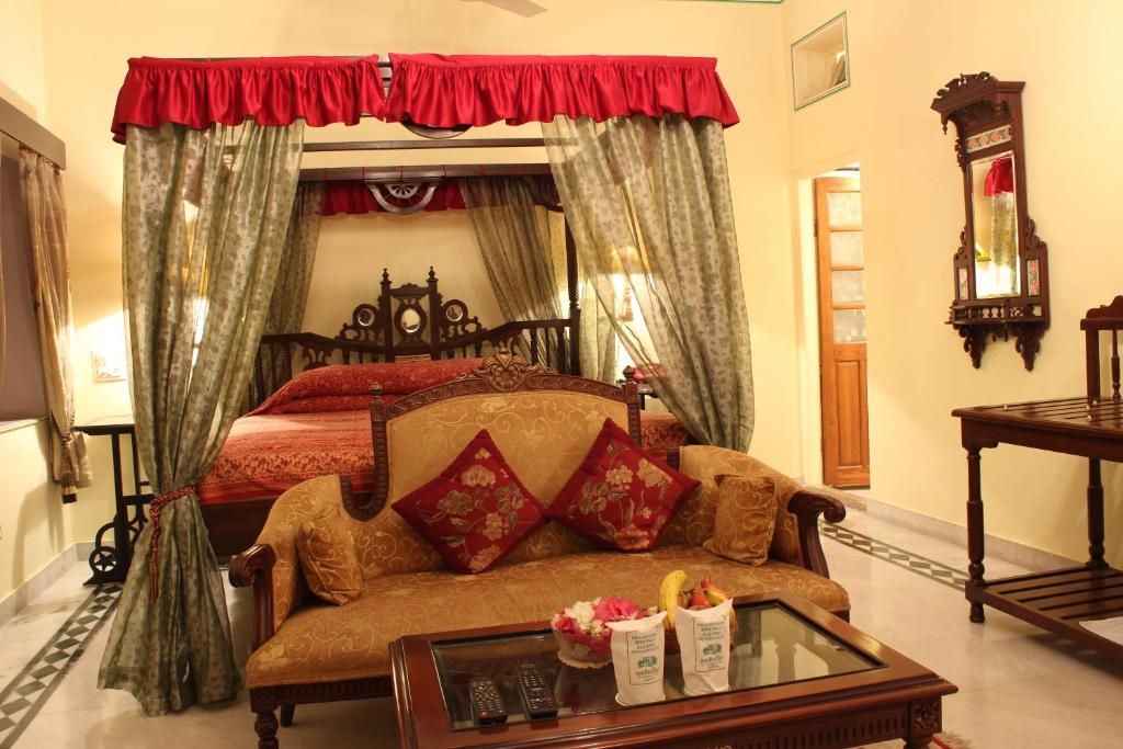 Сьюит (Королевский люкс) отеля Madhuban - A Heritage Home, Джайпур