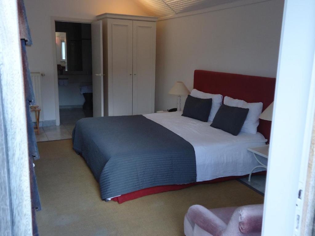 Двухместный (Улучшенный двухместный номер с 1 кроватью или 2 отдельными кроватями и видом на сад) отеля Hotel Montanus, Брюгге