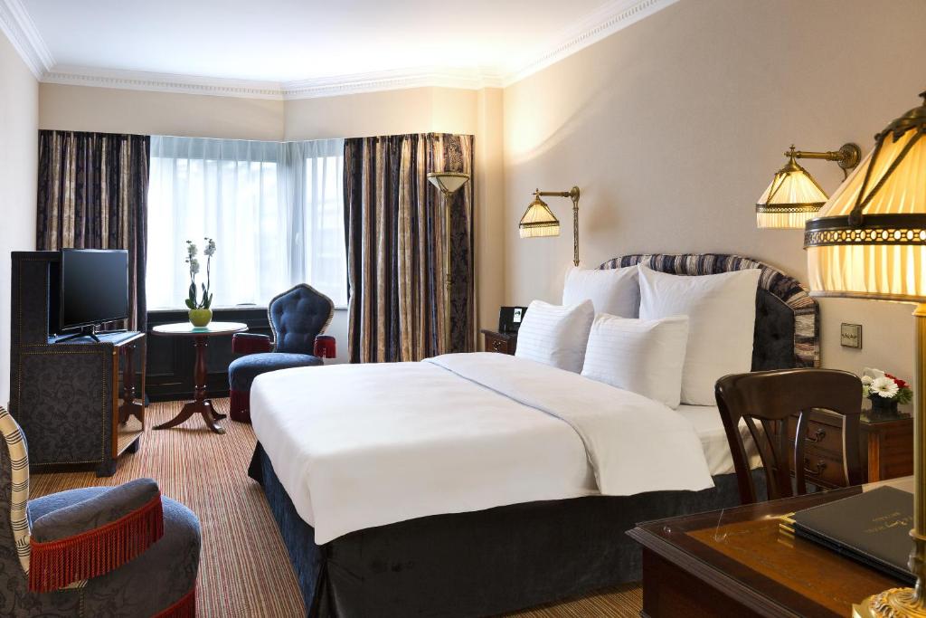 Двухместный (Номер «Премиум» с кроватью размера «king-size») отеля Hotel Barsey by Warwick, Брюссель