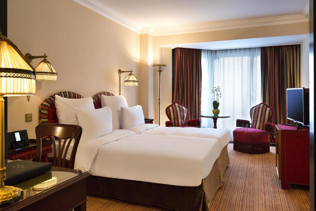 Двухместный (Двухместный номер «Премиум» с 2 отдельными кроватями) отеля Hotel Barsey by Warwick, Брюссель