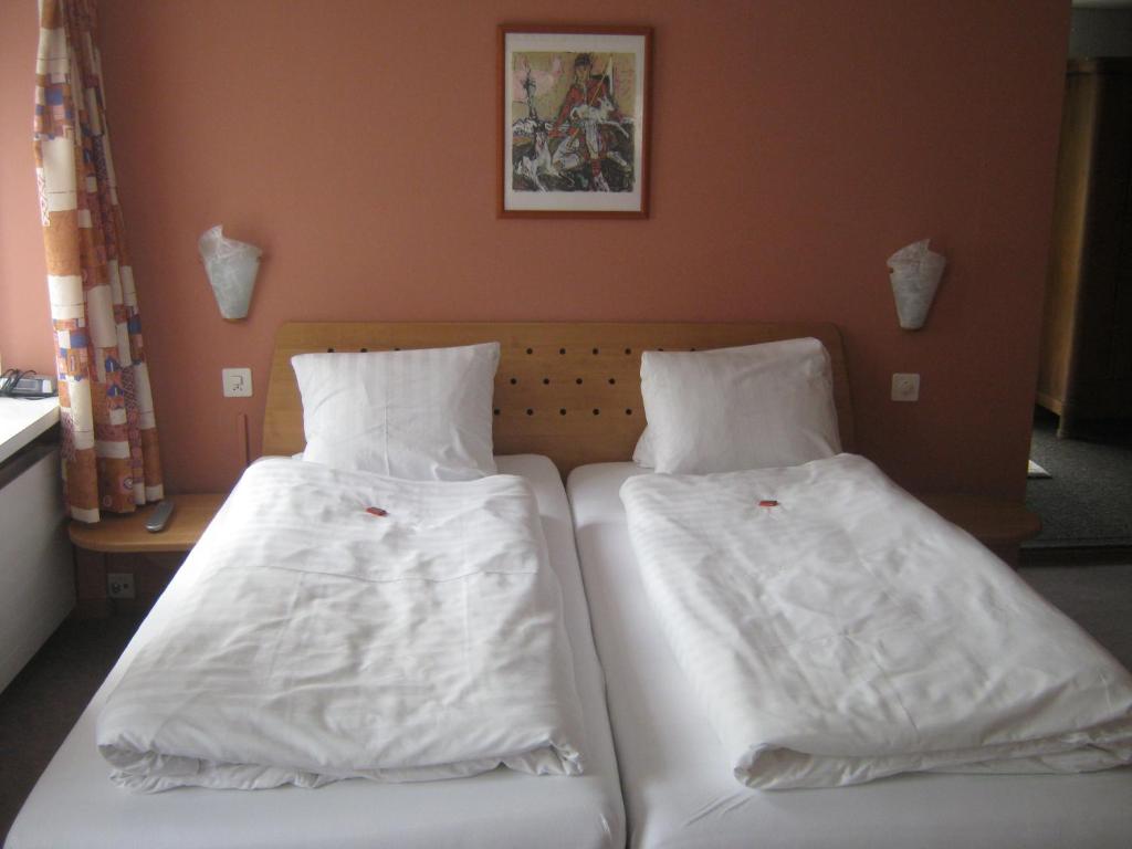 Двухместный (Двухместный номер с 1 кроватью, собственным туалетом и общей ванной комнатой) отеля Hotel Garni Ursalina, Бад-Рагац