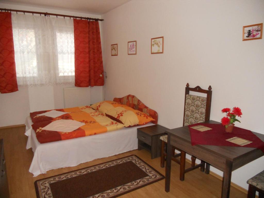 Двухместный (Двухместный номер с 1 кроватью или 2 отдельными кроватями) мотеля Motel Madona, Банска-Бистрица