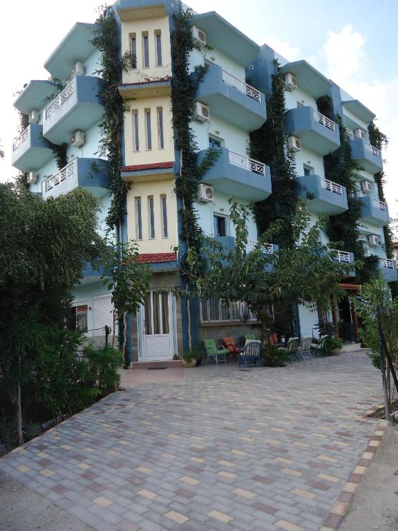 Апартаменты Saloustros Apartments, Амудара