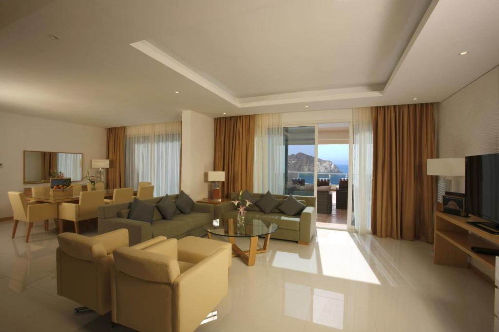 Вилла (Вилла на пляже с 2 спальнями), Курортный отель Oceanic Khorfakkan Resort & Spa