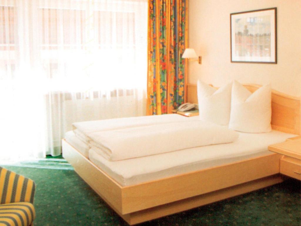 Двухместный (Двухместный номер с 1 кроватью и балконом) отеля Hotel Garni Angelika, Ишгль